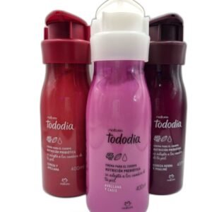 Tres frascos de crema corporal Natura Tododia de 400ml en colores rojo, rosa y vino
